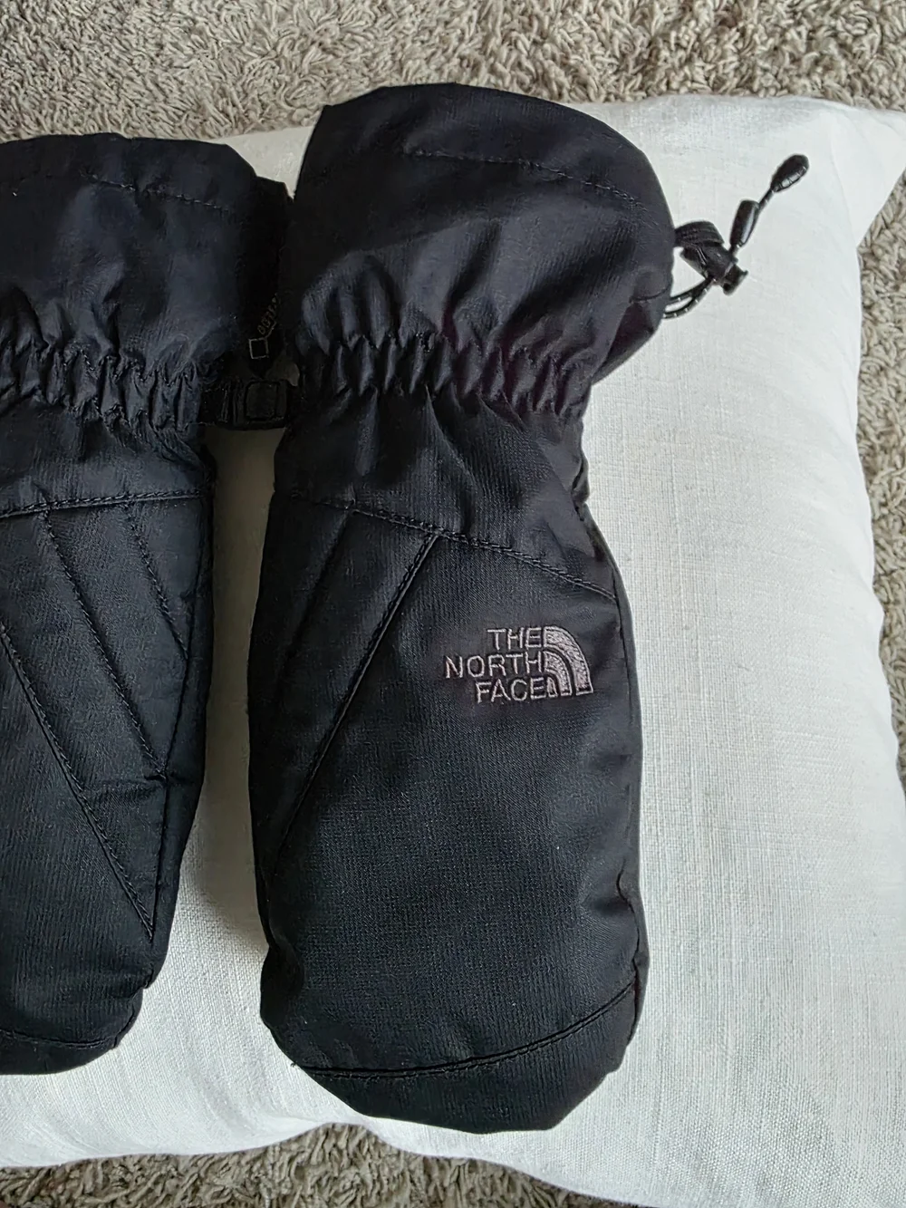 The North Face Kids Black Insulated Mittens